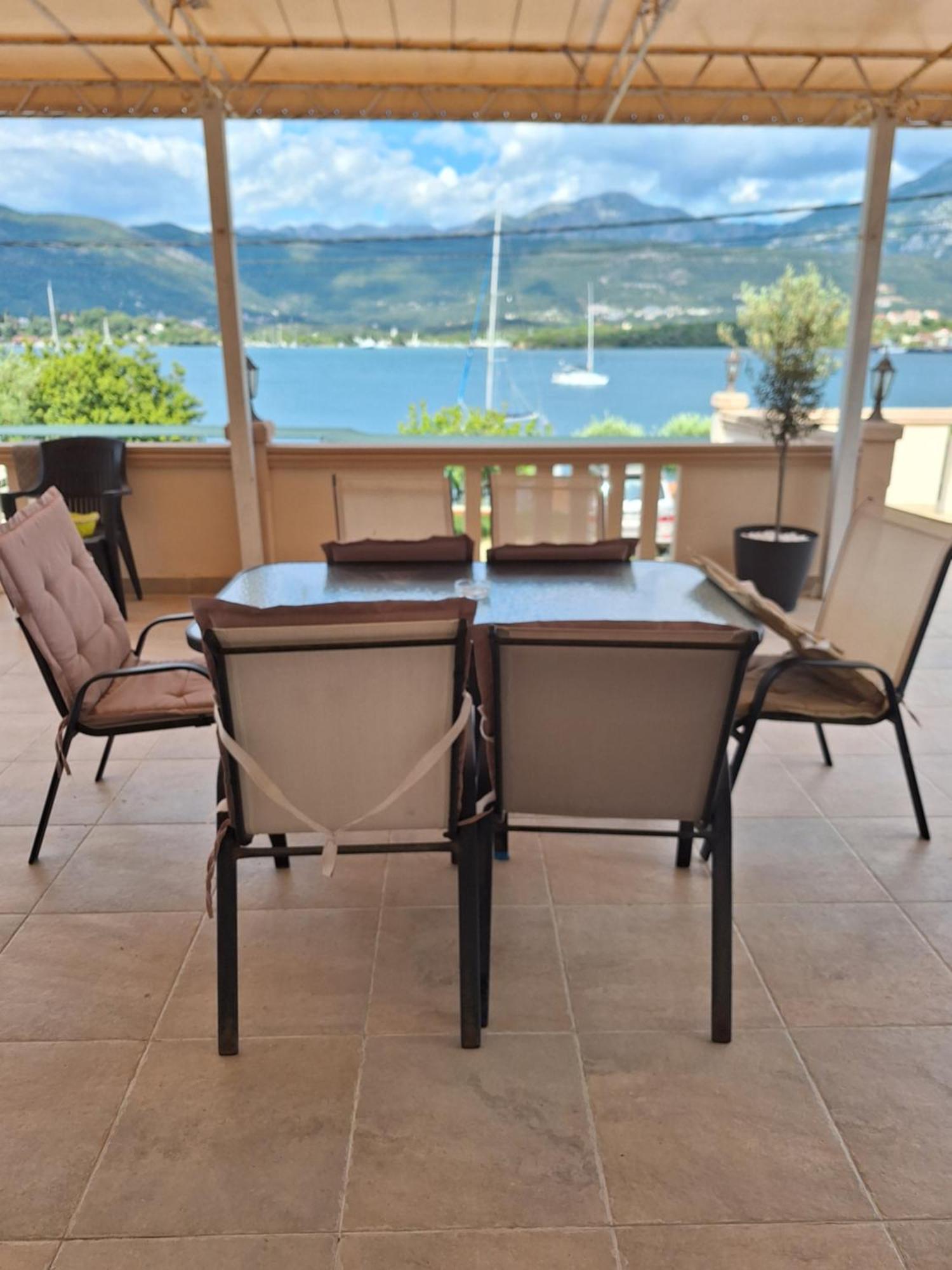 Apartments Klakor PS Tivat Buitenkant foto