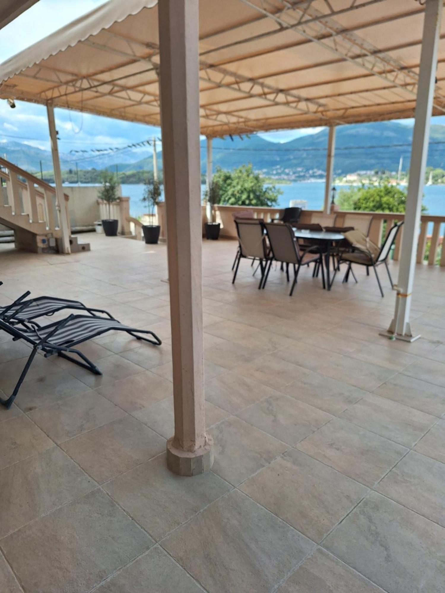Apartments Klakor PS Tivat Buitenkant foto