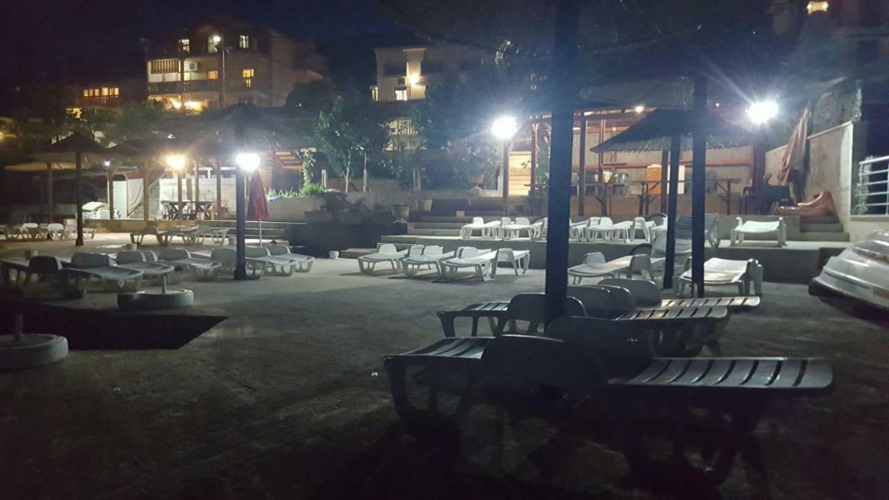Apartments Klakor PS Tivat Buitenkant foto