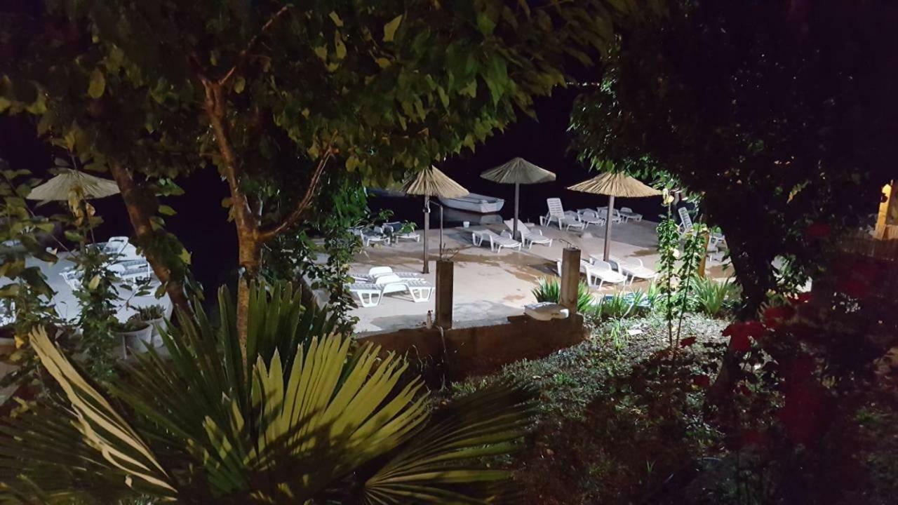 Apartments Klakor PS Tivat Buitenkant foto