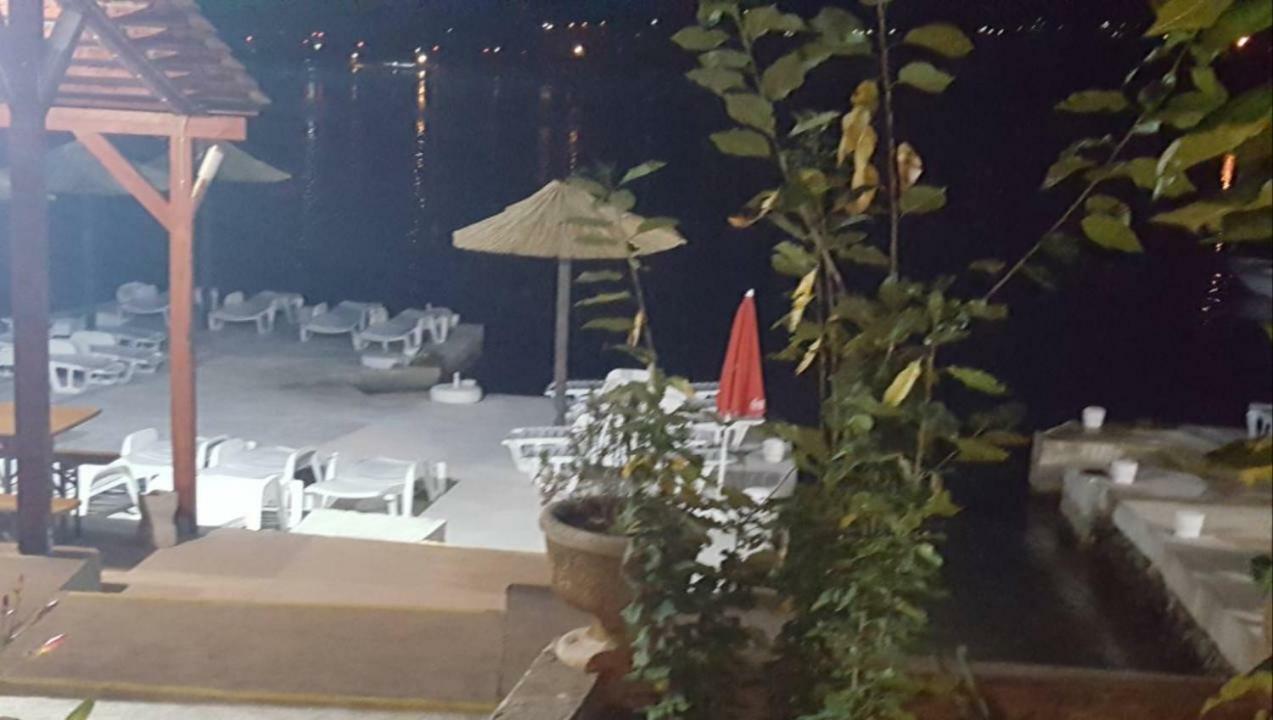 Apartments Klakor PS Tivat Buitenkant foto